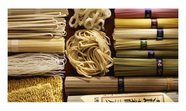 Conoscere gli spaghetti giapponesi: qual è il più buono? Una guida pratica  che spiega in modo semplice le differenze e come si cucinano.