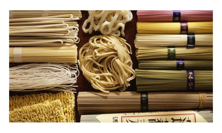 Gli spaghetti giapponesi Noodles giapponesi
